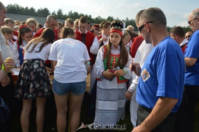 Światowy Zlot Młodzieży Kurpiowskiej - rekord Guinnessa [24.07.2016] - zdjęcie #70 - eOstroleka.pl