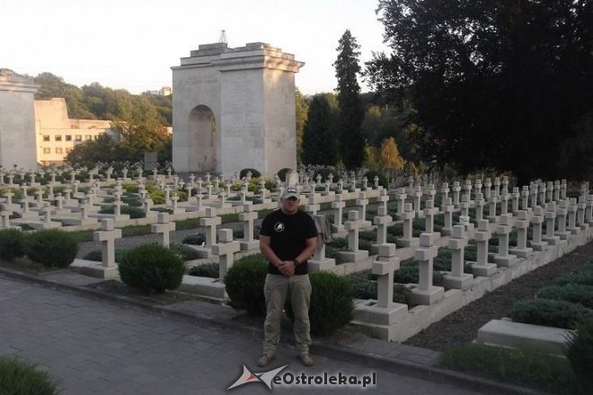 Funkcjonariusze z ZK w Przytułach Starych pojechali motocyklami na Cmentarz Orląt Lwowskich [27.06.2016] - zdjęcie #3 - eOstroleka.pl