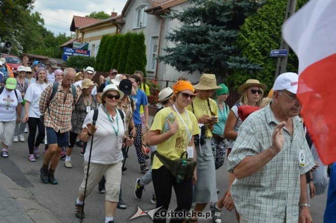 Pielgrzymi diecezji ełckiej odwiedzili Ostrołękę [31.07.2016] - zdjęcie #24 - eOstroleka.pl