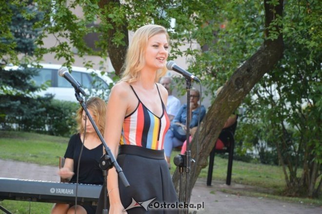 Art Czwartek - koncert aktorek z Komediowej Sceny Dwójki [25.08.2016] - zdjęcie #11 - eOstroleka.pl