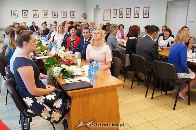 Uroczyste wręczenie awansów zawodowych dla nauczycieli z Ostrołęki [31.08.2016] - zdjęcie #6 - eOstroleka.pl