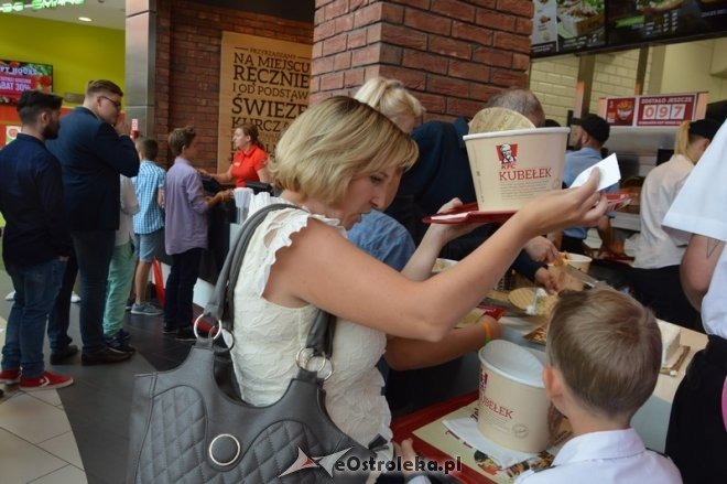 Otwarcie KFC w Ostrołęce [01.09.2016] - zdjęcie #32 - eOstroleka.pl