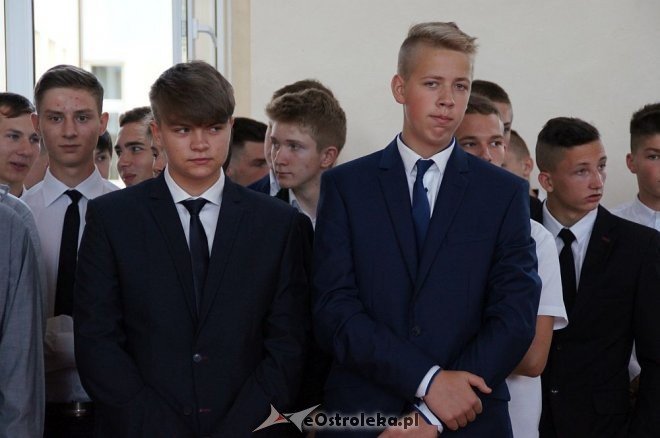 Rozpoczęcie roku szkolnego w ostrołęckich szkołach [01.09.2016] - zdjęcie #14 - eOstroleka.pl