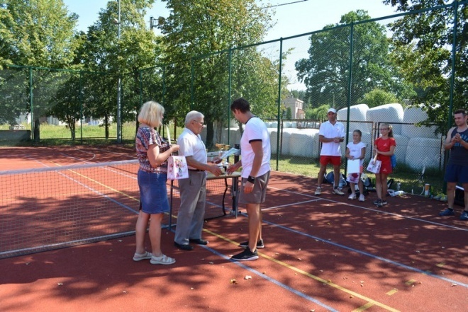 Turniej tenisa ziemnego o Puchar Prezesa Kurpiowskiego Towarzystwa Społeczno-Kulturalnego [27.08.2016] - zdjęcie #8 - eOstroleka.pl