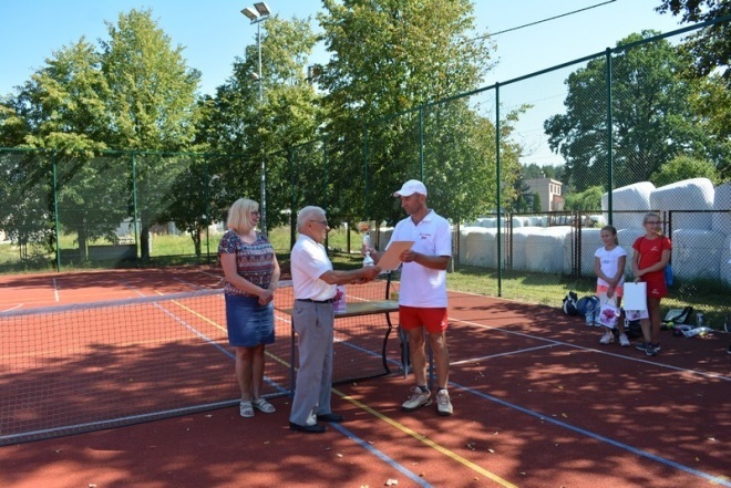 Turniej tenisa ziemnego o Puchar Prezesa Kurpiowskiego Towarzystwa Społeczno-Kulturalnego [27.08.2016] - zdjęcie #11 - eOstroleka.pl