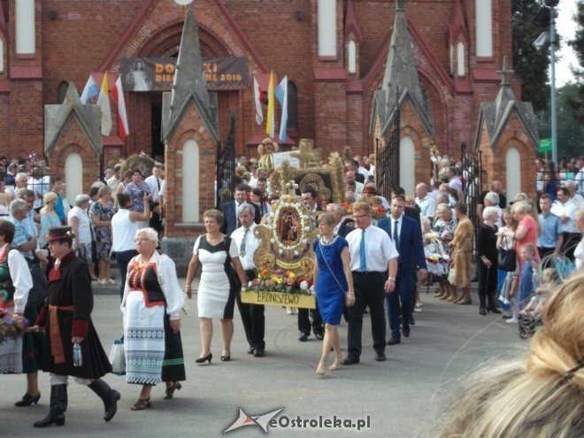 Dożynki Diecezji Łomżyńskiej w Kobylinie - zdjęcie #22 - eOstroleka.pl