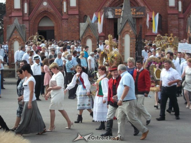 Dożynki Diecezji Łomżyńskiej w Kobylinie - zdjęcie #23 - eOstroleka.pl