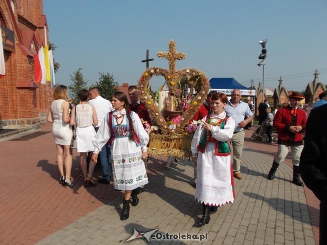 Dożynki Diecezji Łomżyńskiej w Kobylinie - zdjęcie #1 - eOstroleka.pl