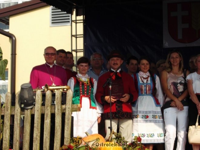 Dożynki Diecezji Łomżyńskiej w Kobylinie - zdjęcie #34 - eOstroleka.pl