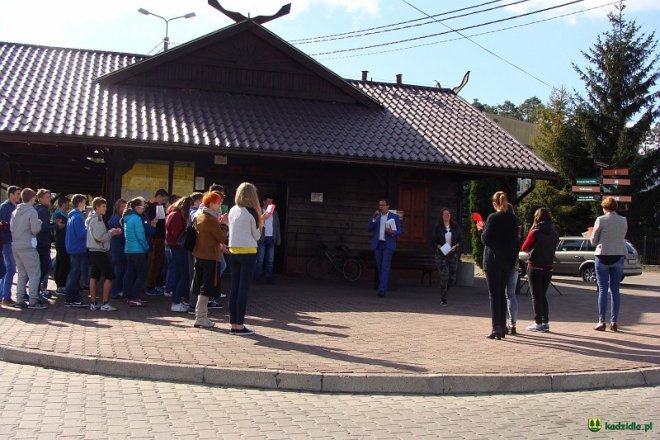 Poetycki happening na dworcu w Kadzidle [ZDJĘCIA] - zdjęcie #31 - eOstroleka.pl