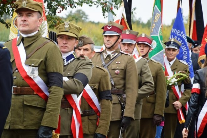 Pogrzeb żołnierzy wyklętych w Ostrołęce [29.09.2016] - zdjęcie #18 - eOstroleka.pl