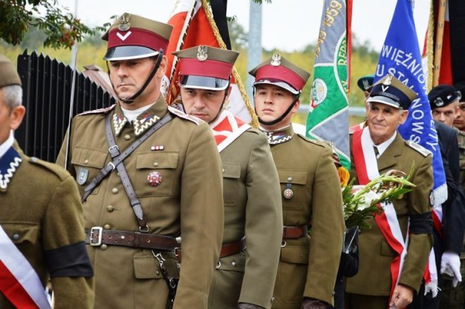 Pogrzeb żołnierzy wyklętych w Ostrołęce [29.09.2016] - zdjęcie #20 - eOstroleka.pl