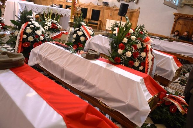 Pogrzeb żołnierzy wyklętych w Ostrołęce [29.09.2016] - zdjęcie #54 - eOstroleka.pl