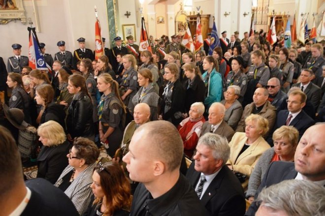 Pogrzeb żołnierzy wyklętych w Ostrołęce [29.09.2016] - zdjęcie #70 - eOstroleka.pl