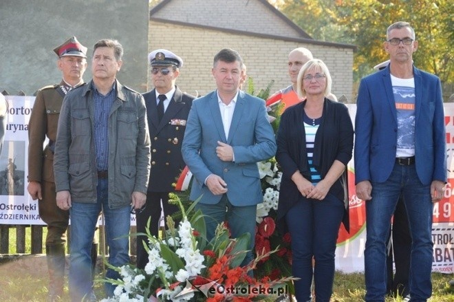 Bieg Pamięci Marynarzy i Ułanów [02.10.2016] - zdjęcie #24 - eOstroleka.pl