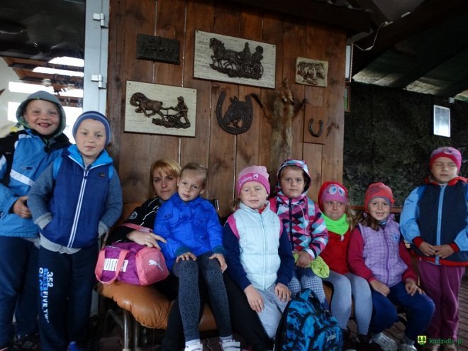 Przedszkolaki z Kadzidła z wizytą w stadninie koni [10.10.2016] - zdjęcie #1 - eOstroleka.pl