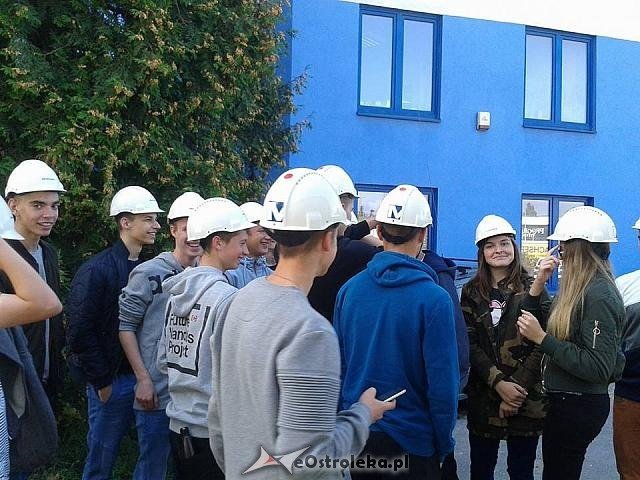 Uczniowie z ZSZ nr 2 na budowie luksusowego apartamentowca [ZDJĘCIA] - zdjęcie #5 - eOstroleka.pl