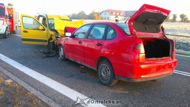 Wypadek w Czerwinie: Trzy osoby odniosły obrażenia [14.10.2016] - zdjęcie #1 - eOstroleka.pl