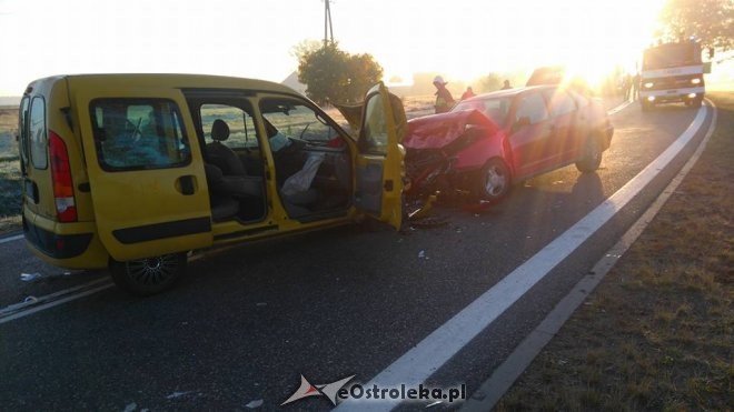 Wypadek w Czerwinie: Trzy osoby odniosły obrażenia [14.10.2016] - zdjęcie #3 - eOstroleka.pl