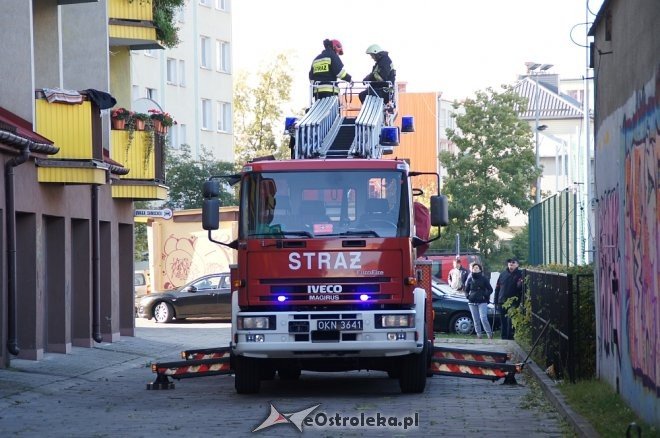 Pożar bloku przy ulicy Gorbatowa 12a [16.10.2016] - zdjęcie #35 - eOstroleka.pl