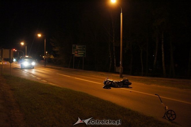 Wypadek na ulicy Goworowskiej. Motocyklista w szpitalu [ZDJĘCIA] - zdjęcie #1 - eOstroleka.pl