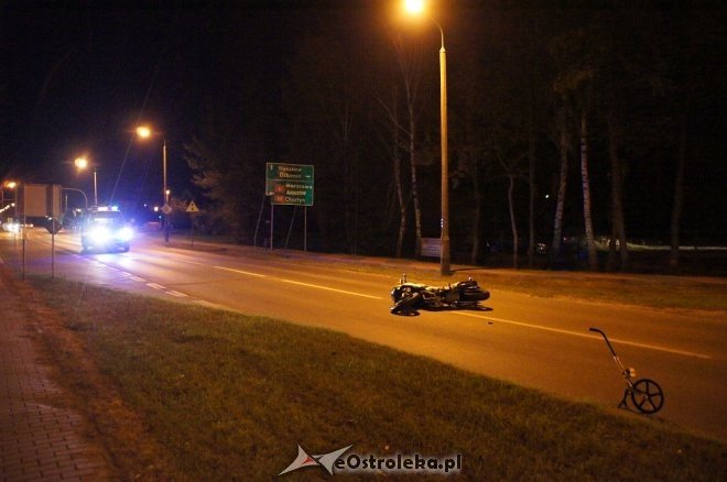 Wypadek na ulicy Goworowskiej. Motocyklista w szpitalu [ZDJĘCIA] - zdjęcie #3 - eOstroleka.pl
