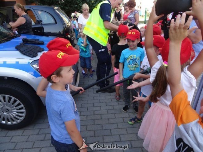 Spotkanie z policjantem w Przedszkolu Miejskim nr 17 [ZDJĘCIA] - zdjęcie #37 - eOstroleka.pl
