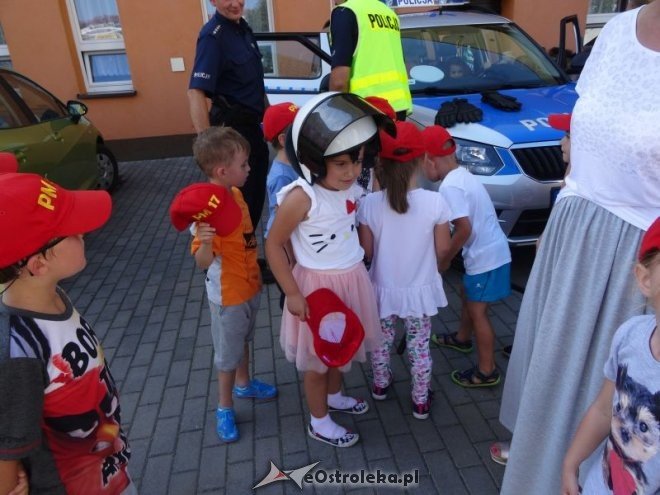 Spotkanie z policjantem w Przedszkolu Miejskim nr 17 [ZDJĘCIA] - zdjęcie #38 - eOstroleka.pl
