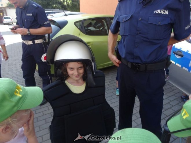 Spotkanie z policjantem w Przedszkolu Miejskim nr 17 [ZDJĘCIA] - zdjęcie #56 - eOstroleka.pl