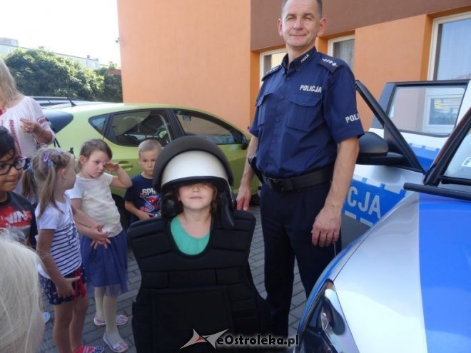 Spotkanie z policjantem w Przedszkolu Miejskim nr 17 [ZDJĘCIA] - zdjęcie #60 - eOstroleka.pl