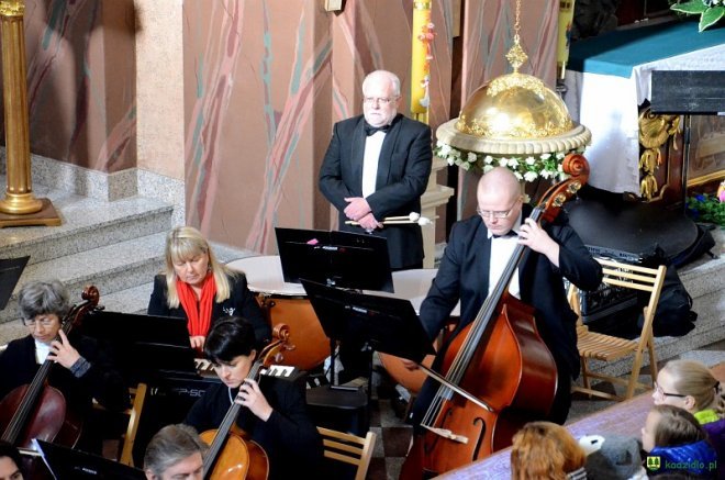 Sacrum et Musica: Requiem Mozarta w kadzidlańskim kościele [23.10.2016] - zdjęcie #17 - eOstroleka.pl