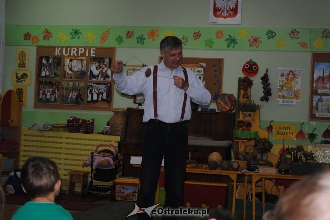 Przedszkole Miejskie nr 10: Koncert na instrumentach niekonwencjonalnych [27.10.2016] - zdjęcie #25 - eOstroleka.pl
