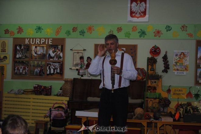 Przedszkole Miejskie nr 10: Koncert na instrumentach niekonwencjonalnych [27.10.2016] - zdjęcie #27 - eOstroleka.pl