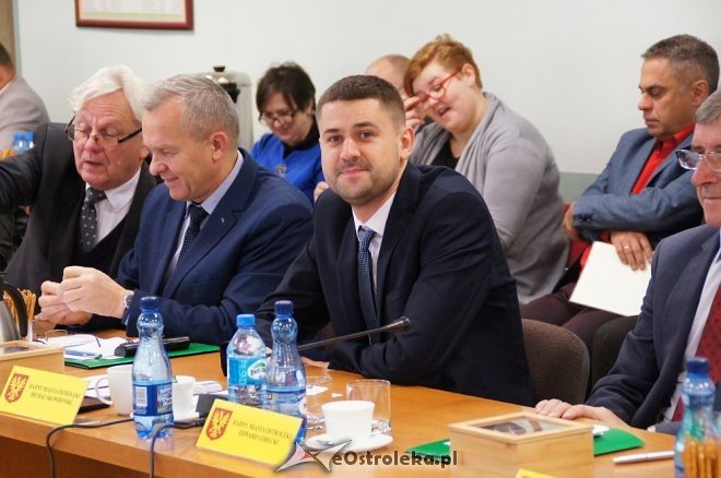 XXXII sesja Rady Miasta: Dla Energi i Sanepidu odznaki a dla aquaparku zwiększona dotacja [ZDJĘCIA] - zdjęcie #7 - eOstroleka.pl