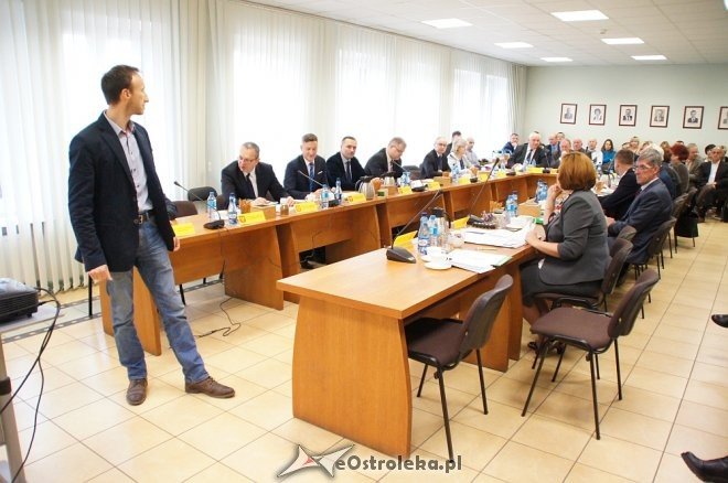 XXXII sesja Rady Miasta: Dla Energi i Sanepidu odznaki a dla aquaparku zwiększona dotacja [ZDJĘCIA] - zdjęcie #20 - eOstroleka.pl