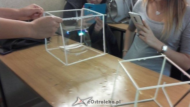 O kwadratowych bańkach mydlanych na matematyce w ZSZ nr 3 [ZDJĘCIA] - zdjęcie #15 - eOstroleka.pl