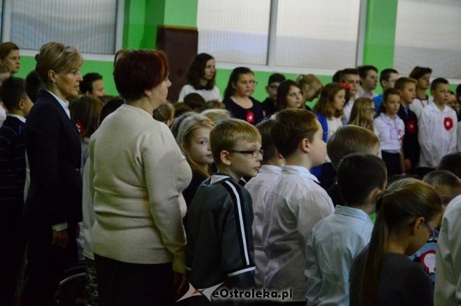 Święto Niepodległości w Szkole Podstawowej nr 2 [17.11.2016] - zdjęcie #8 - eOstroleka.pl