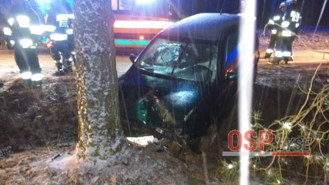Wypadek w Piątkowiźnie: Ranny został kierowca vw [ZDJĘCIA] - zdjęcie #6 - eOstroleka.pl