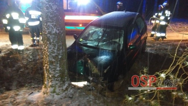 Wypadek w Piątkowiźnie: Ranny został kierowca vw [ZDJĘCIA] - zdjęcie #7 - eOstroleka.pl