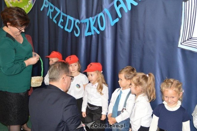 Pasowanie na przedszkolaka w „Tęczowej Krainie” [ZDJĘCIA] - zdjęcie #11 - eOstroleka.pl