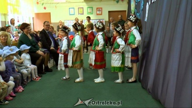 Pasowanie na przedszkolaka w „Tęczowej Krainie” [ZDJĘCIA] - zdjęcie #16 - eOstroleka.pl