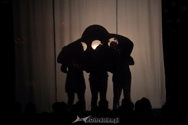 Teatr cieni i spektakl o kosmicznej jeździe w Przedszkolu Miejskim nr 17 Kraina Misiów [WIDEO, ZDJĘCIA] - zdjęcie #2 - eOstroleka.pl