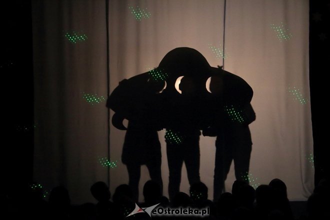 Teatr cieni i spektakl o kosmicznej jeździe w Przedszkolu Miejskim nr 17 Kraina Misiów [WIDEO, ZDJĘCIA] - zdjęcie #4 - eOstroleka.pl