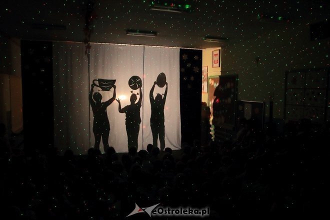 Teatr cieni i spektakl o kosmicznej jeździe w Przedszkolu Miejskim nr 17 Kraina Misiów [WIDEO, ZDJĘCIA] - zdjęcie #15 - eOstroleka.pl