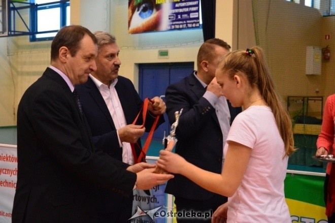 Mistrzostwa Ostrołęki szkół średnich w tenisie stołowym kobiet [01.12.2016] - zdjęcie #61 - eOstroleka.pl