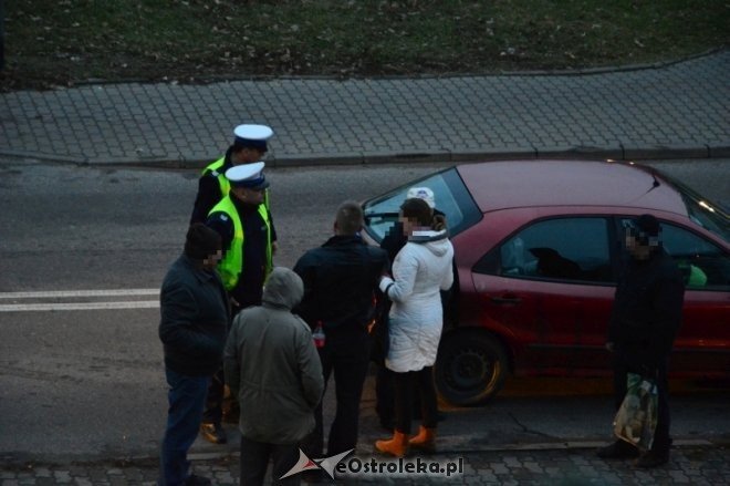 Incydent na skrzyżowaniu Goworowskiej i Konopnickiej [1.12.2016] - zdjęcie #2 - eOstroleka.pl