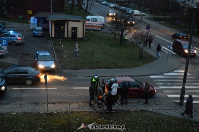 Incydent na skrzyżowaniu Goworowskiej i Konopnickiej [1.12.2016] - zdjęcie #4 - eOstroleka.pl
