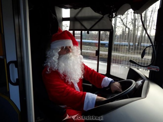 Ostrołęka: Święty Mikołaj za kierownicą miejskiego autobusu [ZDJĘCIA] - zdjęcie #2 - eOstroleka.pl