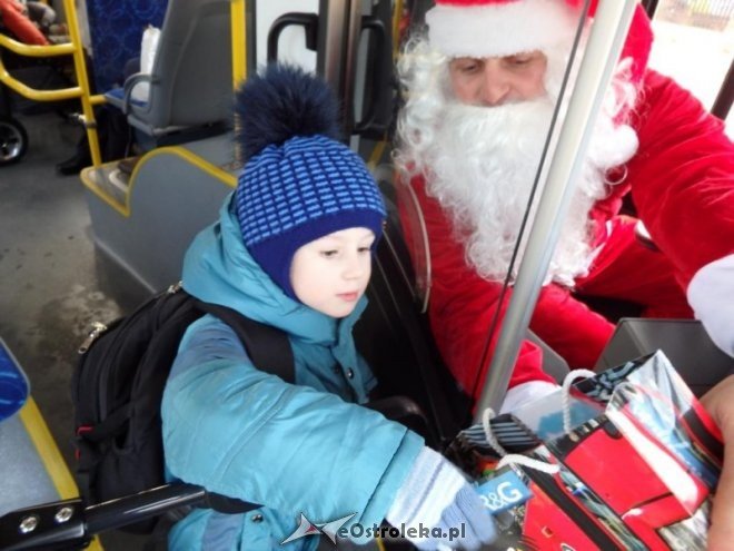 Ostrołęka: Święty Mikołaj za kierownicą miejskiego autobusu [ZDJĘCIA] - zdjęcie #4 - eOstroleka.pl