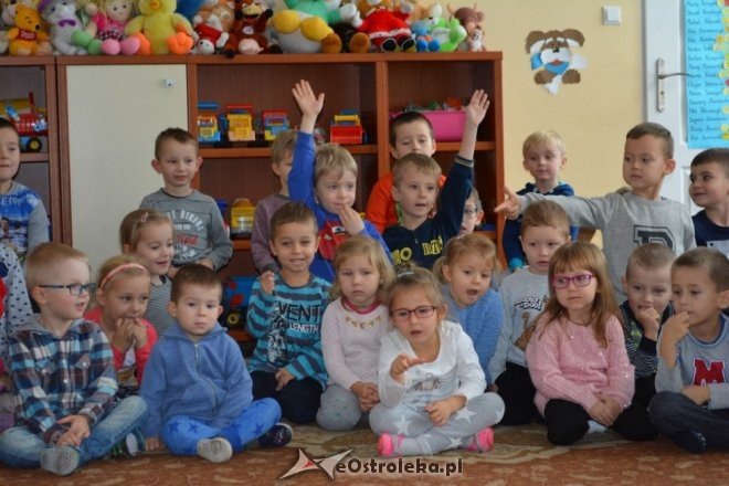 Strażacy ochotnicy z Łysych odwiedzili dzieci z gminnego przedszkola [ZDJĘCIA] - zdjęcie #3 - eOstroleka.pl